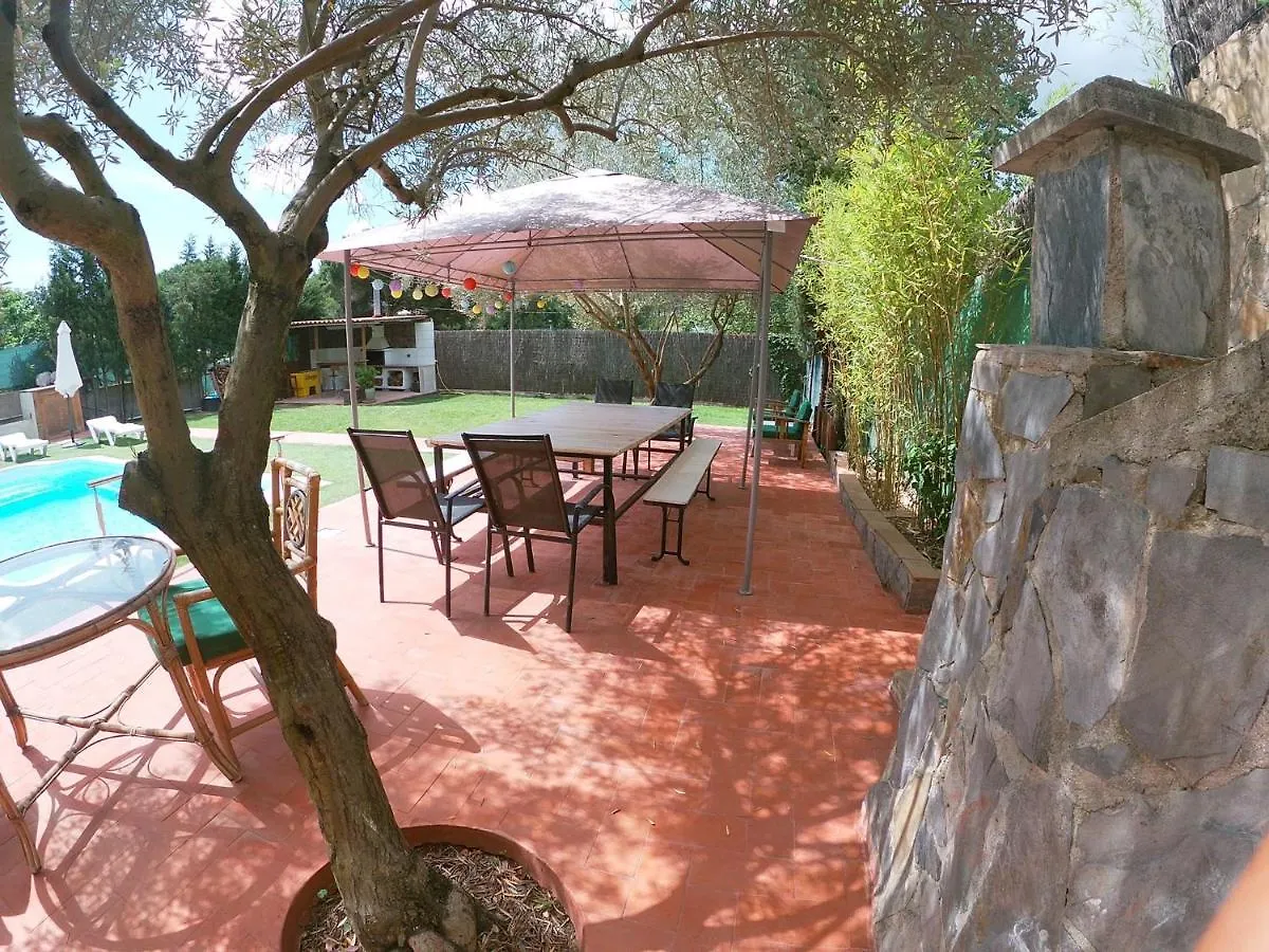 The Happy House Villa Mont Barbat Сasa de vacaciones